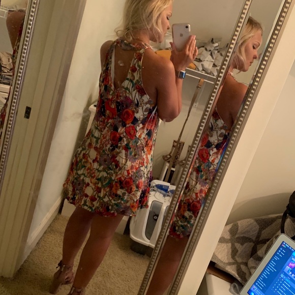 Small dress - Picture 3 of 4